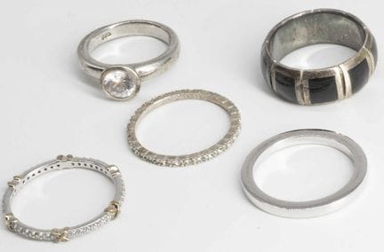 Lot of silver rings, 5 pieces total. 16.2 g