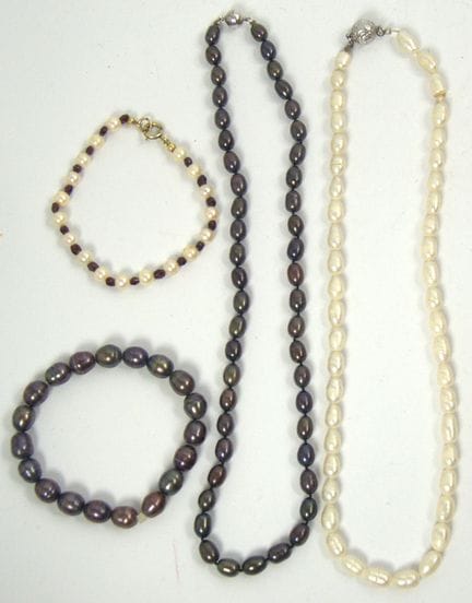 Lot: Genuine Pearl Jewelry