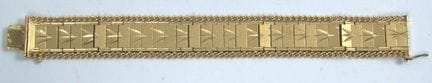 Schweres vergoldetes Armband. Länge ca. 20 cm