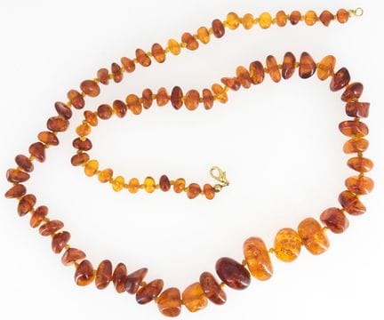 Amber necklace, length approx. 68 cm.