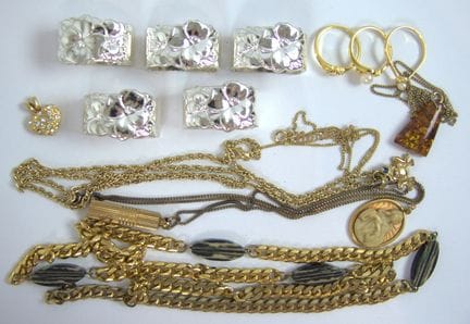 Lot Modeschmuck aus Auflösung + 5 Serviettenringe 