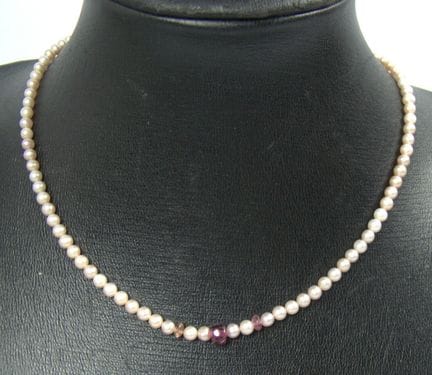 Echte Perlenkette mit Rubin und 925er Silber Schlu
