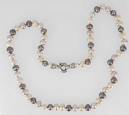 Genuine pearl necklace with a 925 silver clasp, le