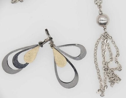 Lot 835: Silver jewelry from a liquidation sale.
