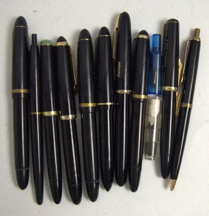 A large number of older fountain pens from a liqui