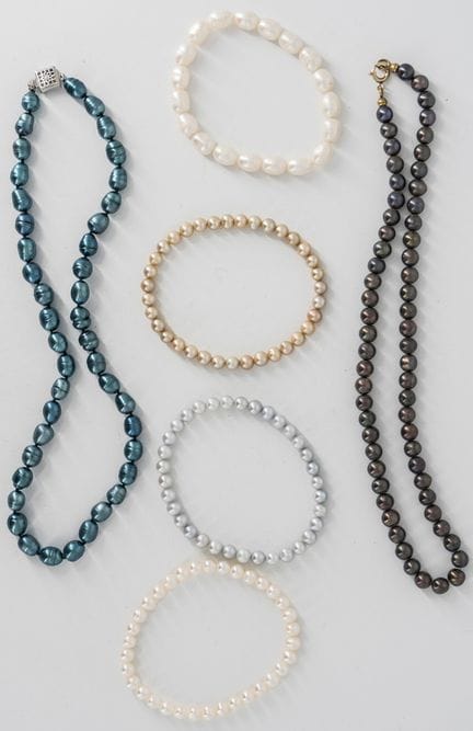 Lot of Real Pearl Necklace Jewelry.