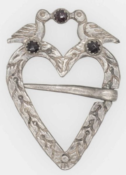 Traditional handkerchief pin, hallmarked silver. 7