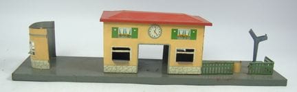 Bedruckter Blechbahnhof, Spur HO / Spur O. 1950er 