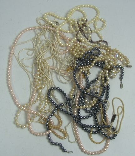 Lot Perlen Modeschmuck, dabei auch 925er Verschlüs