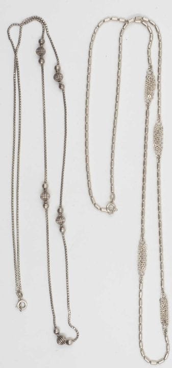 2 835-grade silver necklaces, various styles.