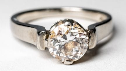 BAGUE SOLITAIRE AU DIAMANT
Or blanc 18 carats, dia