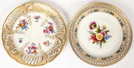 (21 137) 2 ASSIETTES EN PORCELAINE KPM À MOTIFS FL