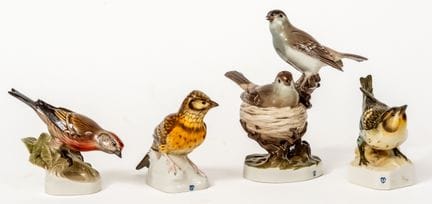 5 BUNTINGS
4 personnages, porcelaine de Nymphenbur