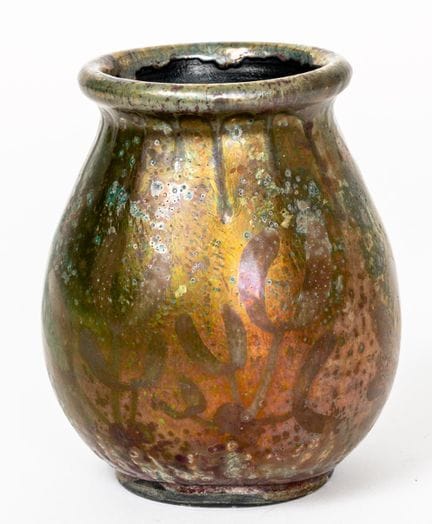 VASE AU GLAÇURE MÉTALLIQUE IRISÉE
Céramique, signa
