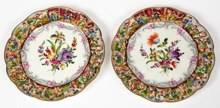 (73,74) ASSIETTES DÉCORATIVES EN PORCELAINE DE STY