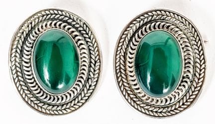 BOUCLES D'OREILLES VINTAGE EN ARGENT
Pierre verte,