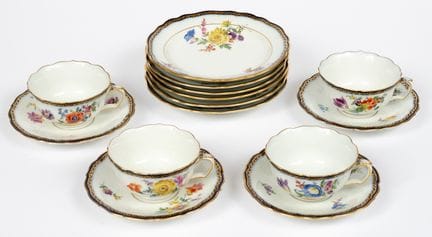 (125-2) SERVICE DE TABLE MEISSEN AVEC MOTIFS FLORA
