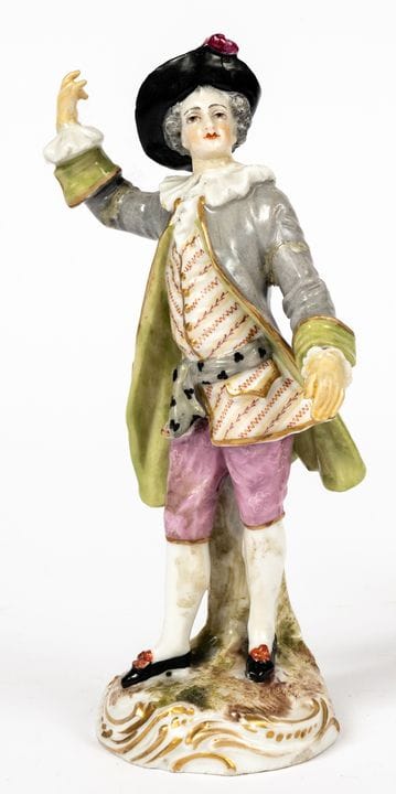 (110) STATUETTE DE MEISSEN REPRÉSENTANT LA CHANTEU