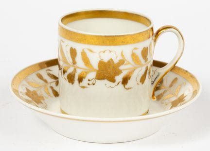 (103) TASSE À MOCCA EN PORCELAINE DE MEISSEN AVEC 