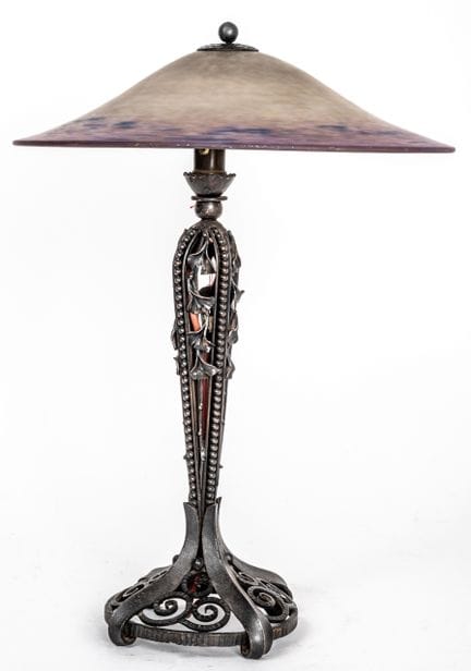 LAMPE DE TABLE SCHNEIDER
Verre, fer forgé, à refai
