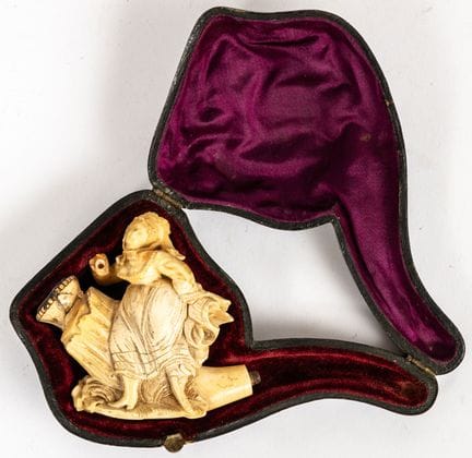 (22) TÊTE DE PIPE EN MEERSCHAUM SCULPTÉE AVEC ART

