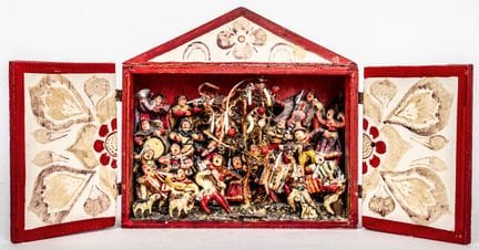阿亚库乔式祭坛画
秘鲁，手绘，20世纪
 
 24 × 25.5 × 11 厘米（闭合状态）