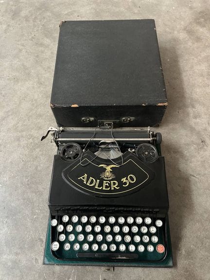 ADLER 30 – geräuscharme Schreibmaschine, AZERTY-Ta
