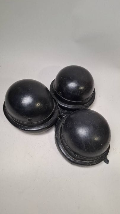 意大利，3顶轻型坦克兵皮制头盔
尺码56