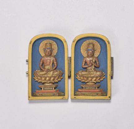 Un «Keitai Butsu» (santuario budista portátil) con