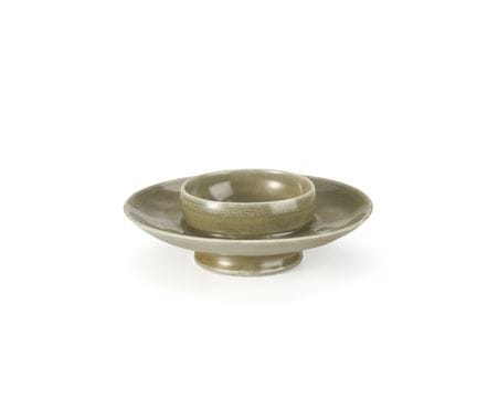 Un soporte para tazas de celadón de Goryeo, tallad