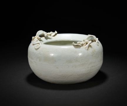 Una vasija «dragón» de qingbai, con decoración ocu