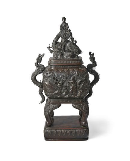 Gran kōro de bronce que representa la leyenda de Z