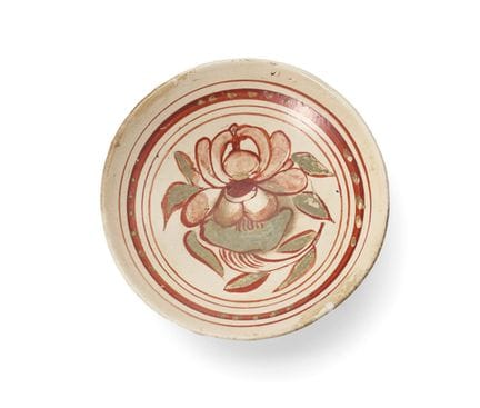 Cuenco de porcelana con motivos florales en esmalt