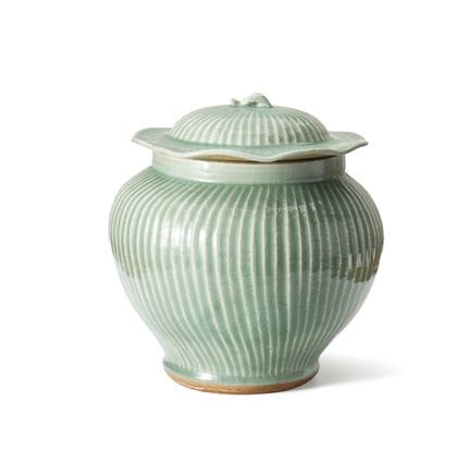 Jarra de celadón de Longquan «acanalada». Jarra de