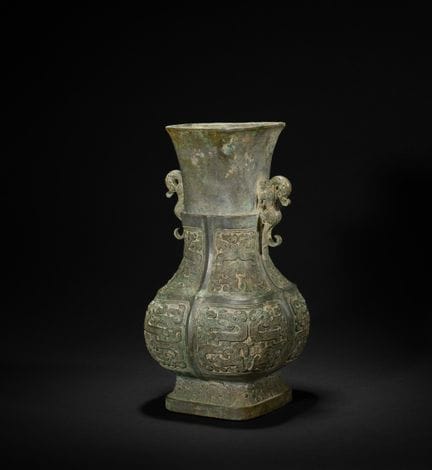 Un «hu» de bronce con motivos «taotie» y asas con 