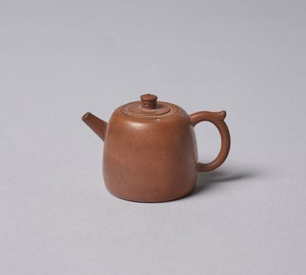 Una tetera de arcilla de tipo «arena roja mezclada