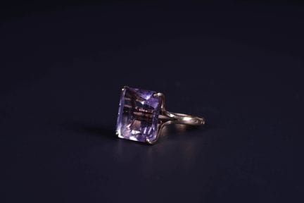 14K yellow gold (585) cocktail ring set with a lar