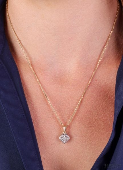 Collier en or avec pendentif en diamant, 14 carats