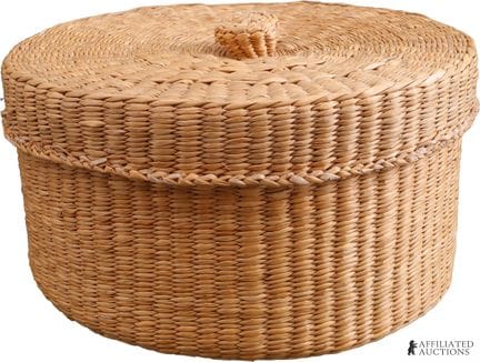 Panier à couvercle en herbe douce des Winnebago  P