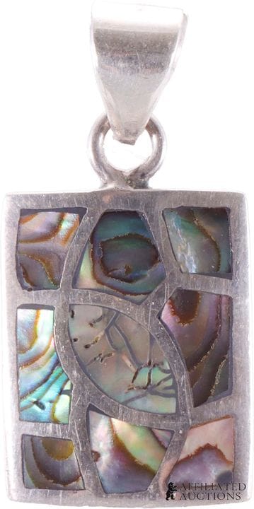 Pendentif en nacre et argent sterling 925  Un pend