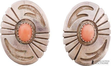 Boucles d'oreilles à clous en corail et argent, st