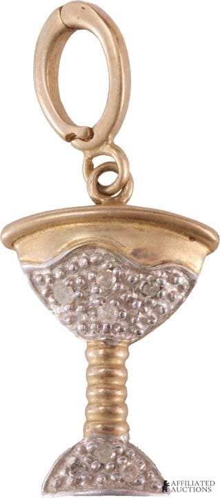 Pendentif « calice » en or 14 carats et diamants  
