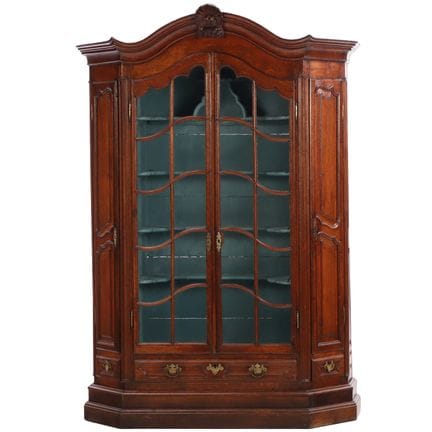 ARMOIRE CONTINENTALE DU XIXe SIÈCLE EN CHÊNE SCULP
