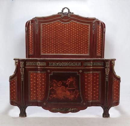 RARE LIT DOUBLE DE STYLE LOUIS XV AVEC MARQUETERIE
