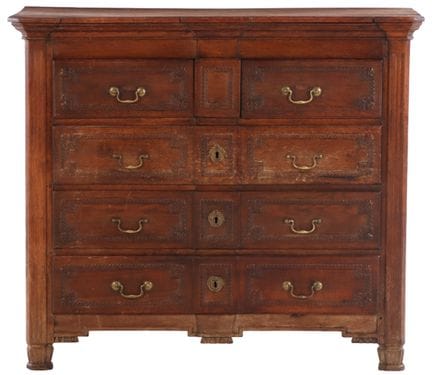 COMMODE EN CHÊNE SCULPTÉ À QUATRE TIROIRS DE LA FI