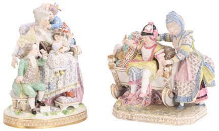 DEUX ENSEMBLES DE FIGURINES EN PORCELAINE DE MEISS