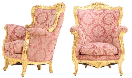 UNE PAIRE DE GRANDS ET SOMPTUEUX FAUTEUILS BERGÈRE