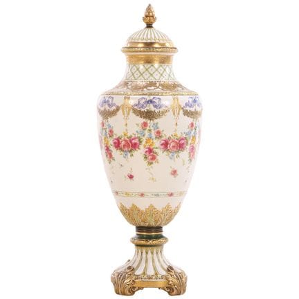 Vase de sol en porcelaine « ROYAL BONN » peint à l