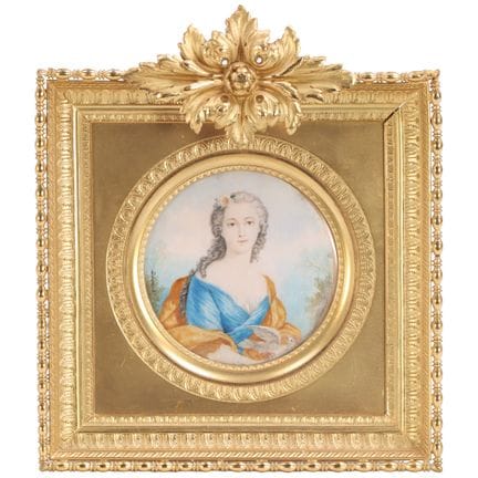 PORTRAIT MINIATURE FRANÇAIS D'UNE JEUNE FEMME DE L
