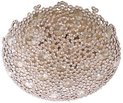 L'UN DES TROIS LUMINAIRES EN LAITON ET CRISTAL À E